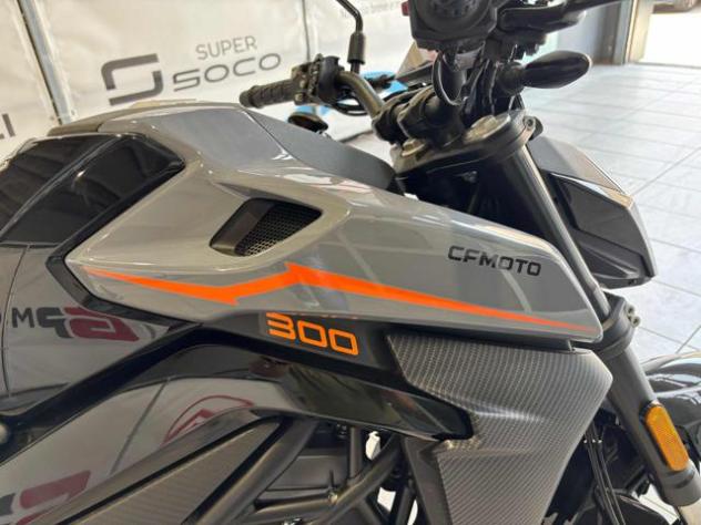 CF MOTO 300NK black rif. 23944607 - Foto 4