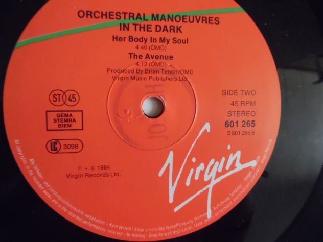 VINILE COMPLETO,33 GIRI,ORIGINALE,TENUTO MOLTO BENE:ORCHESTRAL MANOEUVRES IN THE - Foto 9