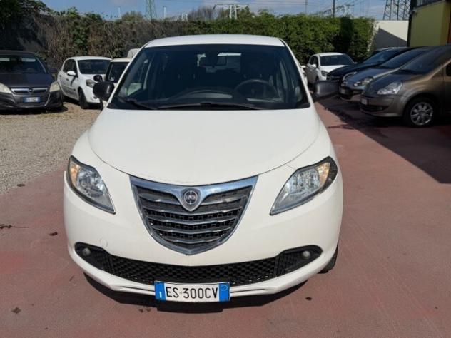 Lancia Ypsilon 0.9 TwinAir 85 CV 5 porte Metano Ecochic - Foto 2