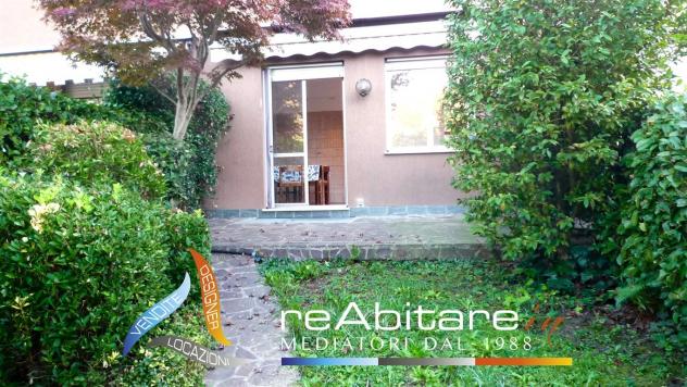 Villetta a schiera luminosa con giardino, terrazzo panoramico e box doppio - Foto 3