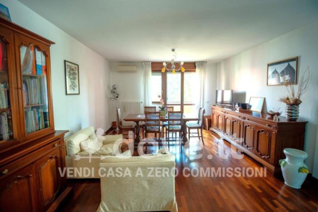 Appartamento di 127 m² con 4 locali e box auto in vendita a Mirandola