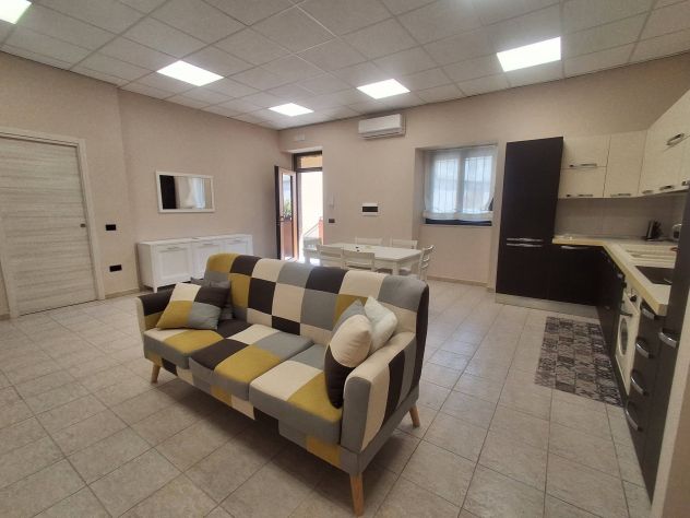 BILOCALE ARREDATO COMPRESO UTENZE POMIGLIANO D'ARCO - Foto 2