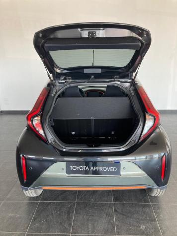 Toyota Aygo X 1.0B (72 CV) Limited S-CVT - Foto 6