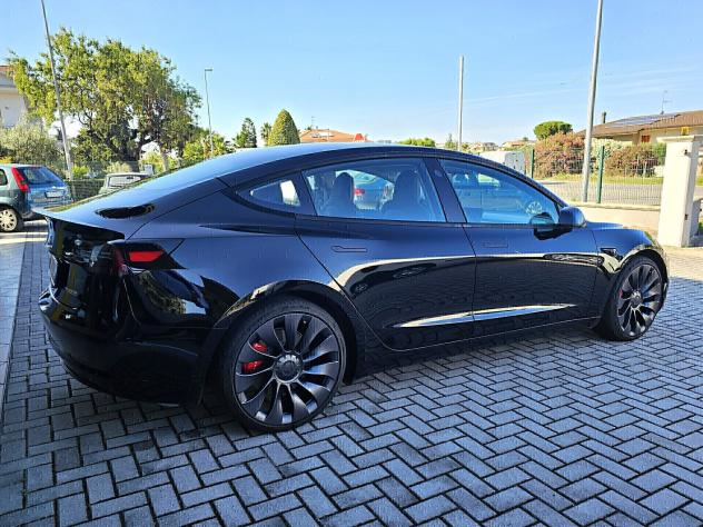 Tesla Model 3 Performance - Foto 4