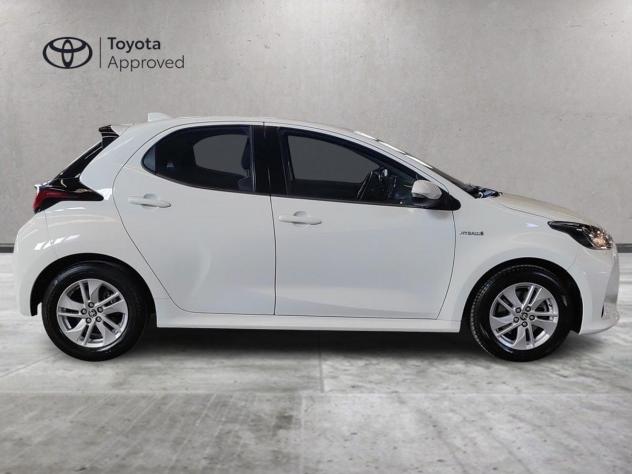 Toyota Yaris 1.5 Hybrid 5 porte Active + CERCHI IN LEGA AREA C FREE - Foto 4