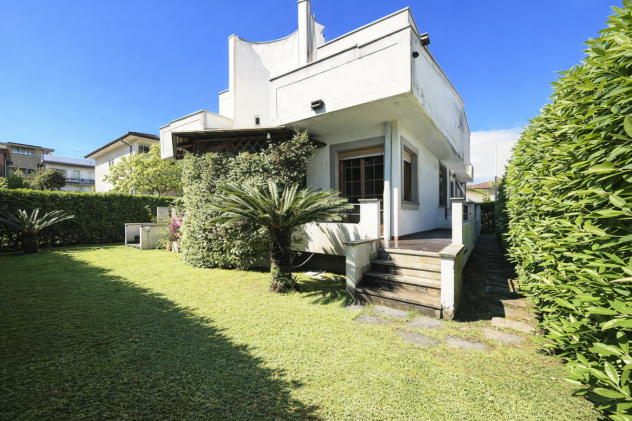 Villa in vendita a Ronchi - Massa 270 mq Rif: 1385670