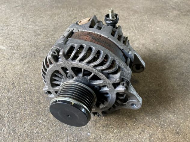 Alternatore Subaru Legacy 2.0D del 2011 (23700-AA660)
