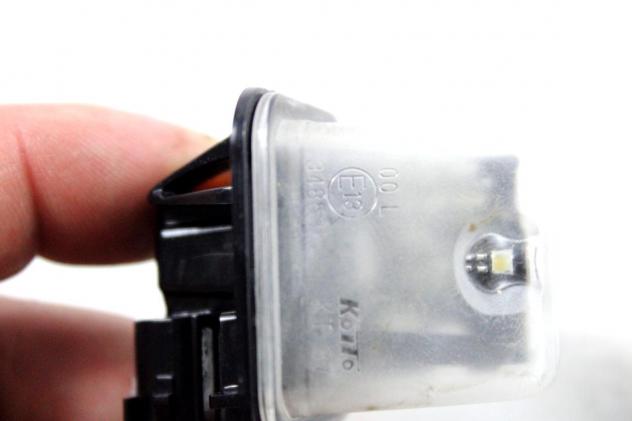 35910-62R10 LUCE TARGA POSTERIORE LED SUZUKI SWIFT 1.2 B 4X4 61KW 5M 5P (2021) RICAMBIO USATO - Foto 5