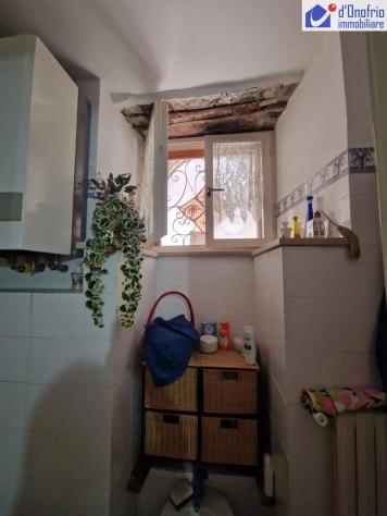 VENDESI INTERO FABBRICATO RISTRUTTURATO SU TRE LIVELLI ALLA PIAZZA DELL'OLMO - Foto 6