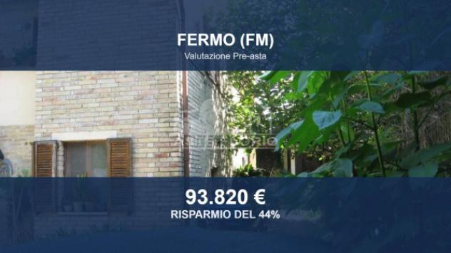 Immobile in asta di 191 m² con più di 5 locali in vendita a Fermo