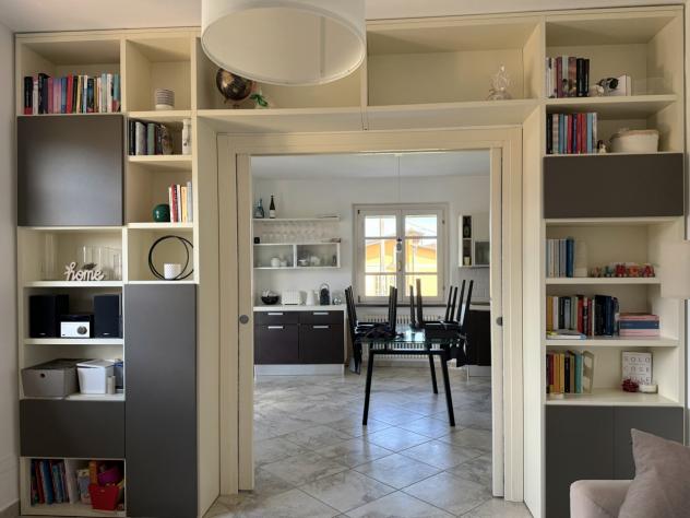 RONCHI, in piccolo complesso residenziale, appartamento al primo piano con ingresso indipendente, ampia terrazza abitabile. Si compone di soggiorno, c - Foto 7