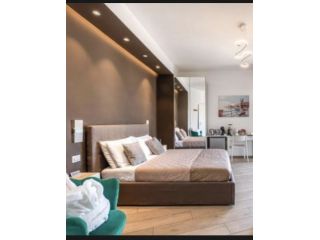 Camera 25mq con bagno privato, cucina e balcone - Vicino Stazione / Policlinico