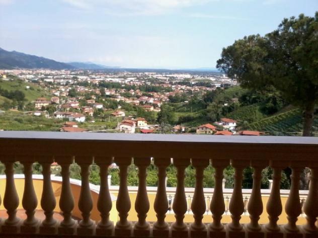 APPARTAMENTO INDIPENDENTE di 3 vani e di 70 mq (MASSA - ROMAGNANO) rif. AR-CANDY