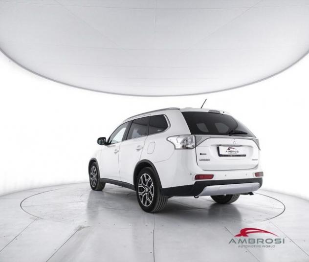 MITSUBISHI OUTLANDER 2.2 DI-D 4WD Instyle 7p. - PER OPERATORI DEL SETTO rif. 24054847 - Foto 4