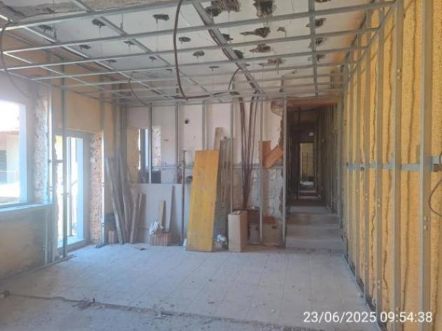 Immobile in asta di 206 m², box auto in vendita a Carnago - Foto 9