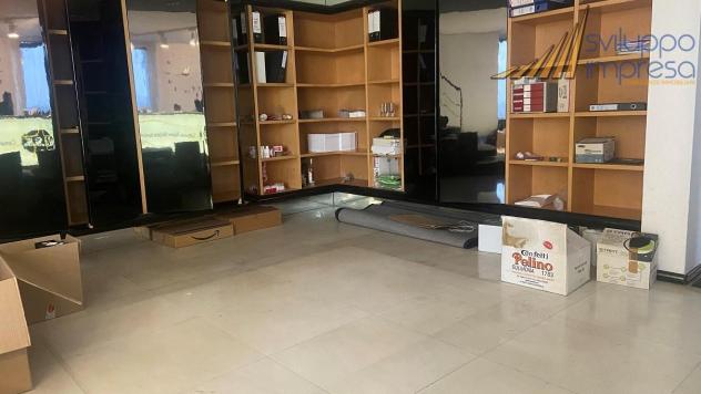 UFFICIO DI RAPPRESENTANZA IN AFFITTO A LISSONE - Foto 2