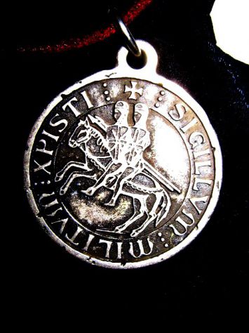 Portachiavi Cavaliere Templare Con Sigillo In Peltro Inglese - Charm Fatto A Mano, Senza Piombo, In Sacchetto Di Velluto, 5,1 Cm