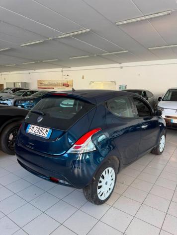 Lancia Ypsilon 1.2 69 CV 5P. Gold - Foto 4
