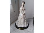 statuina Elizabeth ,Papa Francesco