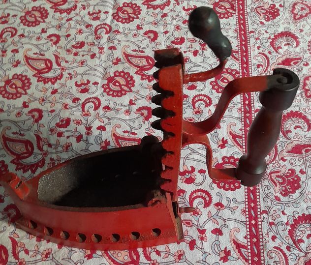 Ferro da stiro in ghisa rosso vintage - Foto 3