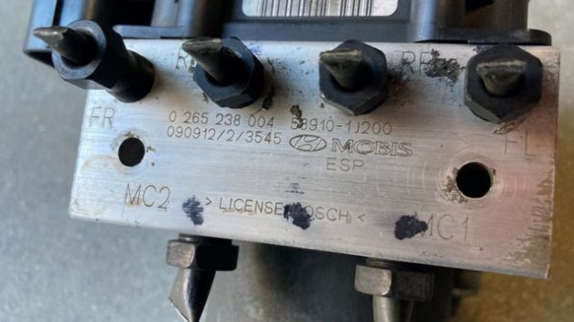 Centralina ABS Hyundai I20 1.2 benzina del 2012 (58910-1J200) - Foto 4