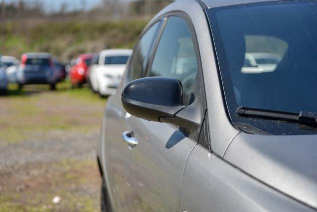 Lancia Ypsilon 1.0 FireFly 5 porte S&S Hybrid Silver - Foto 3
