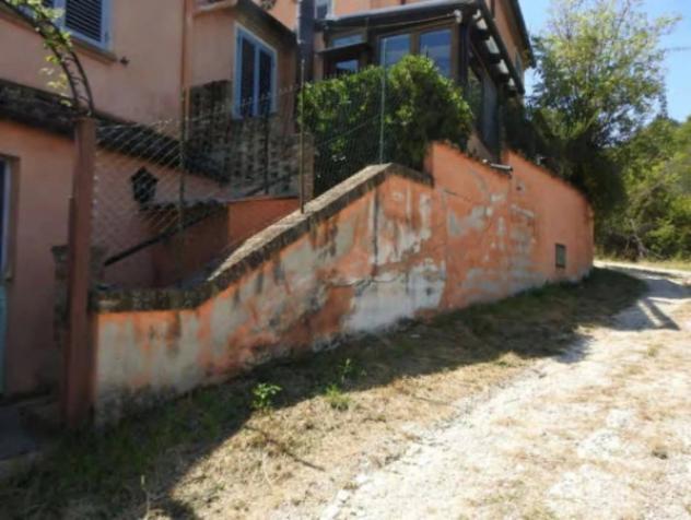 Immobile in asta di 434 m² con più di 5 locali e box auto in vendita a Teramo - Foto 5