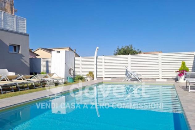 Villa di 150 m² con più di 5 locali e posto auto in vendita a Mondolfo - Foto 2
