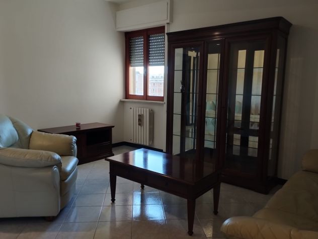 Quadrilocale Arredato da privato (Intero o a Stanze) – 4° Piano con Ascensore - Foto 5