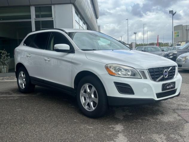 VOLVO XC60 D3 AWD Geartronic Momentum rif. 24182385 - Foto 2