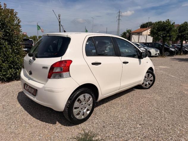 TOYOTA - Yaris 1.0 Now 5p my10 - Foto 4