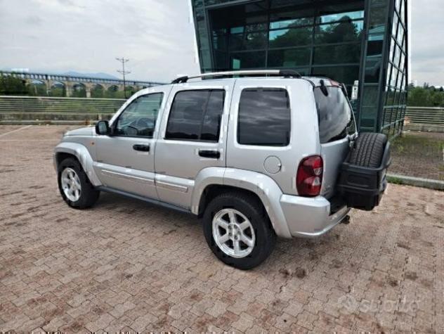 Jeep Cherokee valutiamo usato /scambio - Foto 4