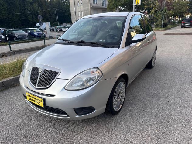 Lancia Ypsilon 1.2 8v Platino - Foto 3