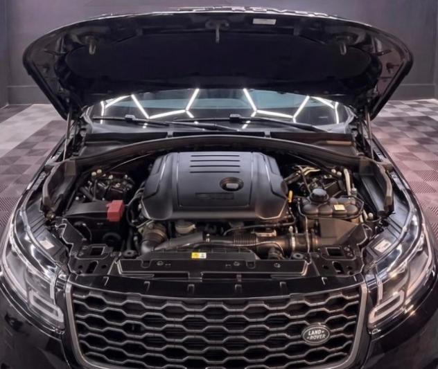 LAND ROVER Range Rover Velar 2.0D I4 180 CV R-Dynamic HSE rif. 24182833 - Foto 5