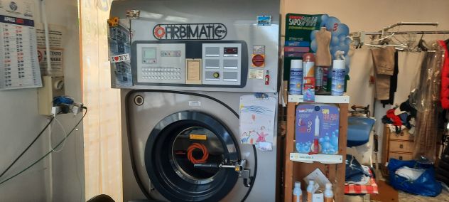 LAVANDERIA AVVIATA BENE 3 VETRINE ANGOLARE - Foto 2