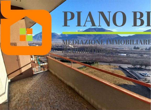 V000556 - LUMINOSO PIANO ALTO CON CANTINA E SOLAIO