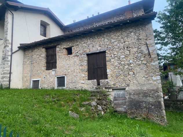 SERINA CENTRO CHIESA SANTA MARGHERITA RUSTICO CON TERRENO - Foto 2