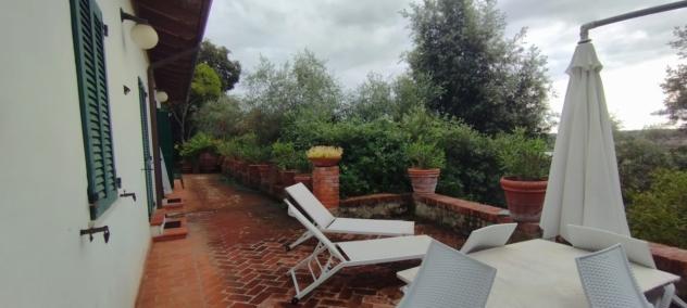 VILLA di 6 vani e di 110 mq (PIETRASANTA) rif. P318