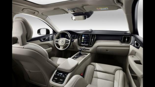 VOLVO XC60 T6 Plug-in hybrid AWD automatico Plus Black Editi rif. 23759768 - Foto 7