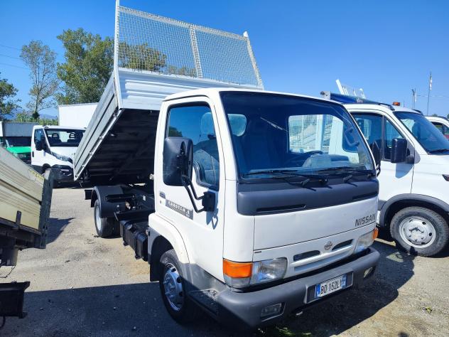 Nissan Cabstar Cabstar-RIBALTABILE TRILATERALE - Foto 2