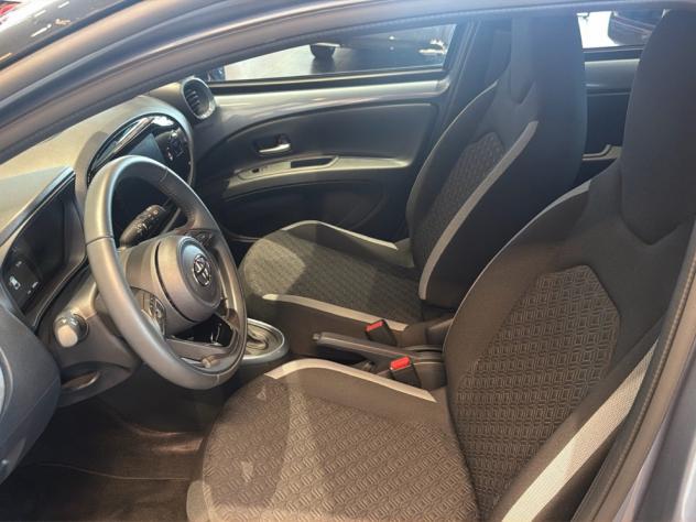 Toyota Aygo X 1.0B (72 CV) Trend S-CVT - Foto 9