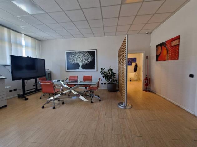 Immobile di 2545 m² con più di 5 locali in vendita a Lainate - Foto 19