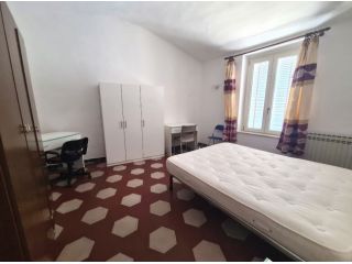 AFFITTASI SINGOLA IN PIENO CENTRO