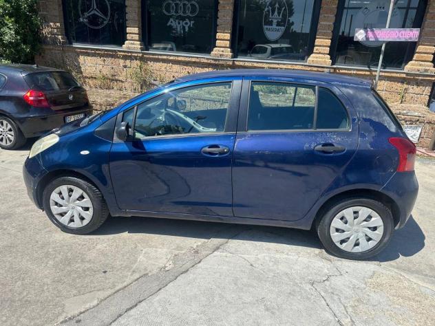 TOYOTA - Yaris - 1.0 5p. - Foto 3