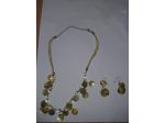 Collana verde con orecchini