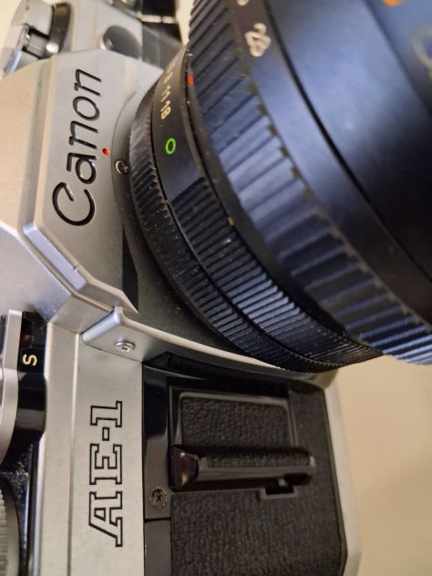 Vendo Canon AE-1 + obiettivo Tokina + flash – Fotocamera analogica vintage - Foto 6