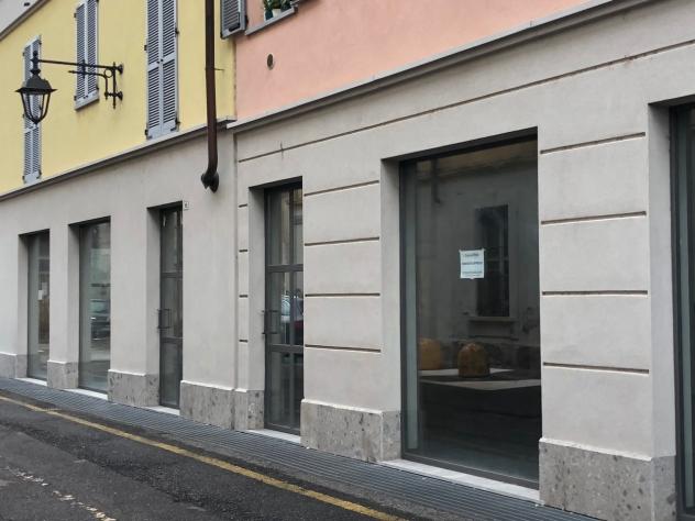Oltre 3 vetrine in affitto a Saronno - Foto 17