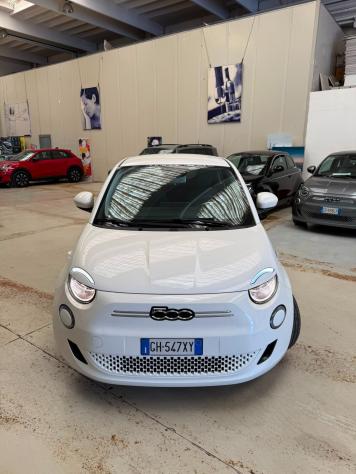 Fiat 500 500e Berlina 42 kWh Icon - Foto 2