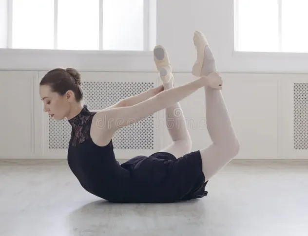 Praticante di YOGA DANZA GINNASTICA PILATES BALLERINA per foto e video - Foto 4