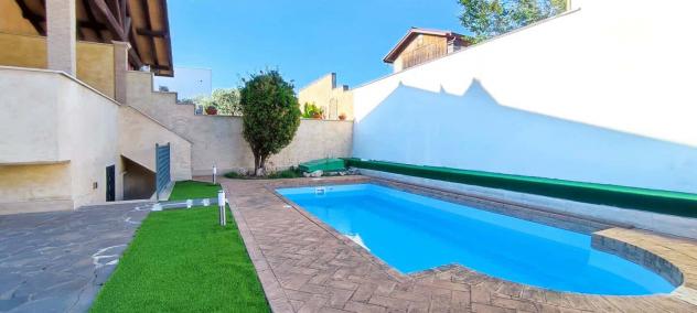 Villa con piscina Via Bustini 7 posti letto (2 letti aggiuntivi su richiesta)- Infernetto